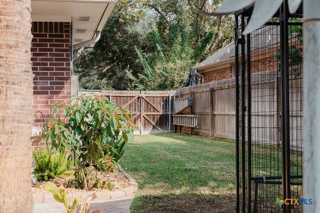 407 Woodway Drive, Victoria, TX 77904