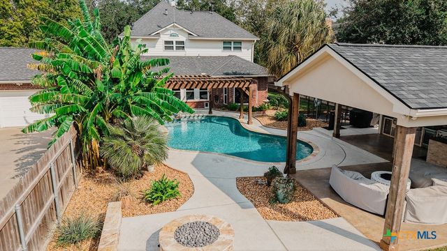 407 Woodway Drive, Victoria, TX 77904