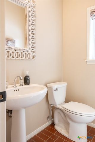 407 Woodway Drive, Victoria, TX 77904