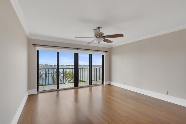 624 SW St. Lucie Crescent 206, Stuart, FL 34994