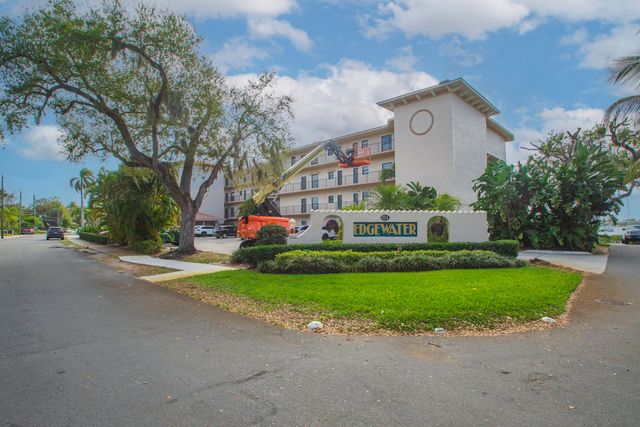 624 SW St. Lucie Crescent 206, Stuart, FL 34994