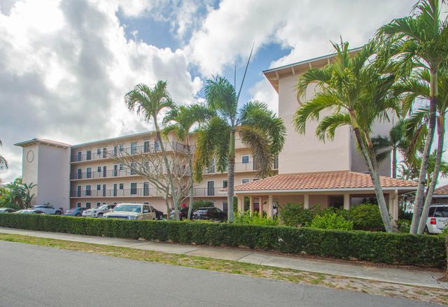 624 SW St. Lucie Crescent 206, Stuart, FL 34994