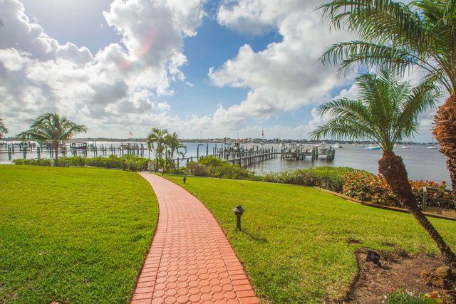 624 SW St. Lucie Crescent 206, Stuart, FL 34994