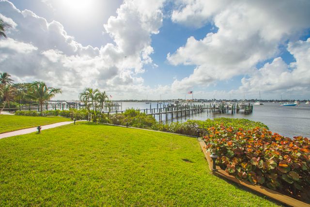 624 SW St. Lucie Crescent 206, Stuart, FL 34994