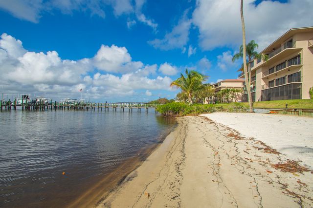 624 SW St. Lucie Crescent 206, Stuart, FL 34994