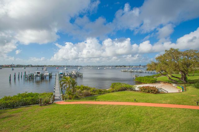 624 SW St. Lucie Crescent 206, Stuart, FL 34994