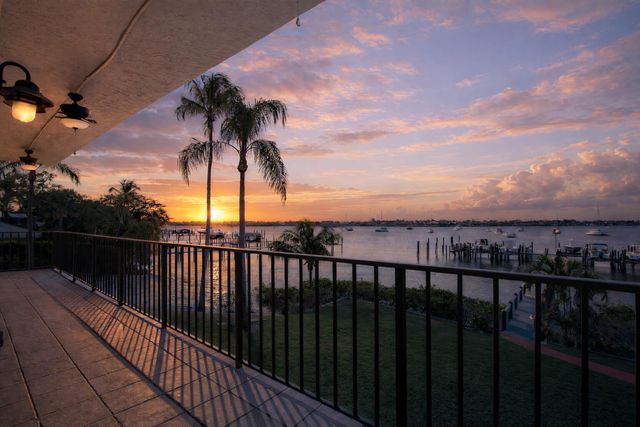 624 SW St. Lucie Crescent 206, Stuart, FL 34994