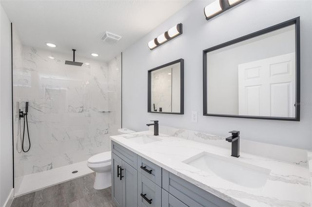 10 LOCUST LOOP CIRCLE, Ocala, FL 34472