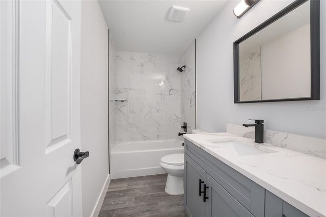 10 LOCUST LOOP CIRCLE, Ocala, FL 34472