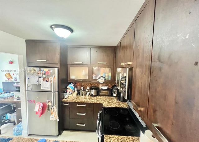 1990 SW 121st Court 232, Miami, FL 33175