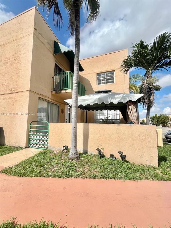 1990 SW 121st Court 232, Miami, FL 33175
