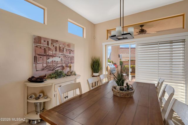 2330 E Montrose Canyon Drive, Oro Valley, AZ 85755