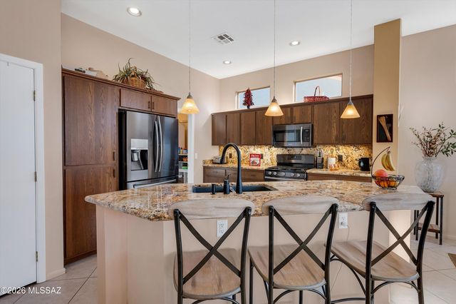 2330 E Montrose Canyon Drive, Oro Valley, AZ 85755