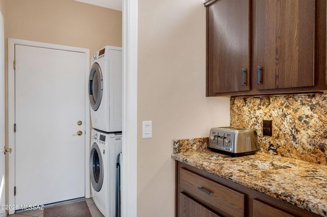 2330 E Montrose Canyon Drive, Oro Valley, AZ 85755