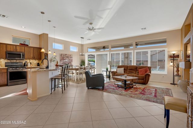 2330 E Montrose Canyon Drive, Oro Valley, AZ 85755