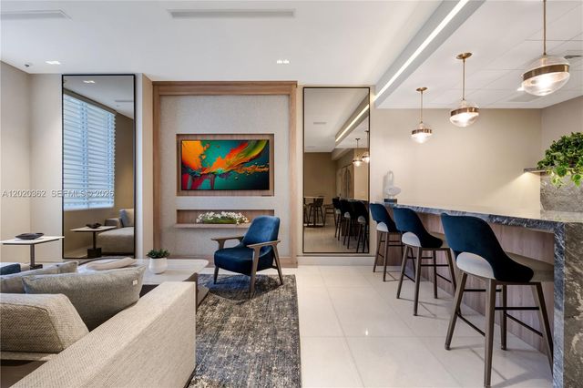 888 Brickell Key Dr 1612, Miami, FL 33131