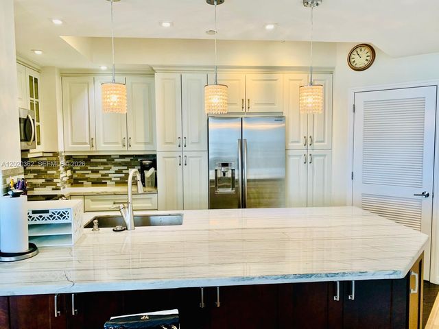 888 Brickell Key Dr 1612, Miami, FL 33131