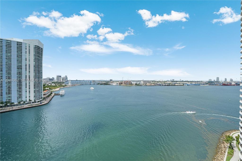 888 Brickell Key Dr 1612, Miami, FL 33131