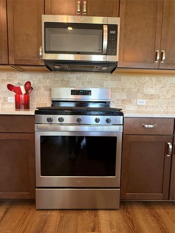 131 Patrick Herndon DR, Bastrop, TX 78602