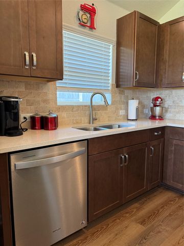 131 Patrick Herndon DR, Bastrop, TX 78602