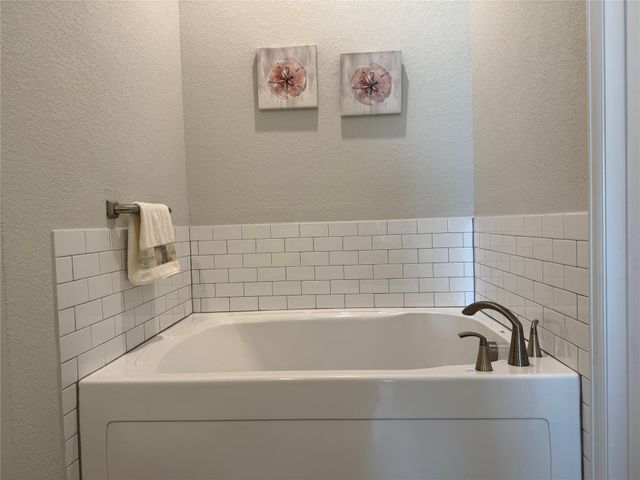 131 Patrick Herndon DR, Bastrop, TX 78602