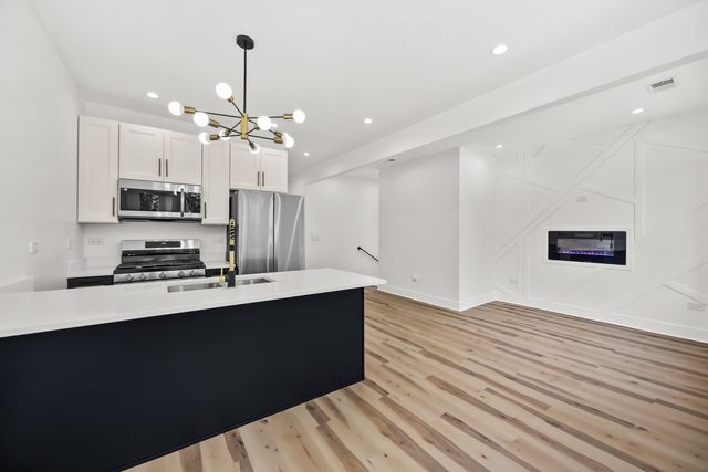5310 S Wood Street, Chicago, IL 60609
