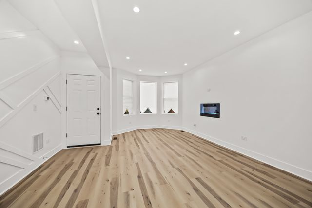 5310 S Wood Street, Chicago, IL 60609