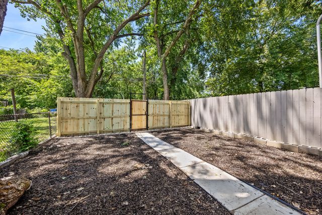 5310 S Wood Street, Chicago, IL 60609