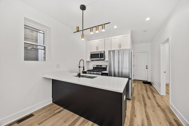 5310 S Wood Street, Chicago, IL 60609