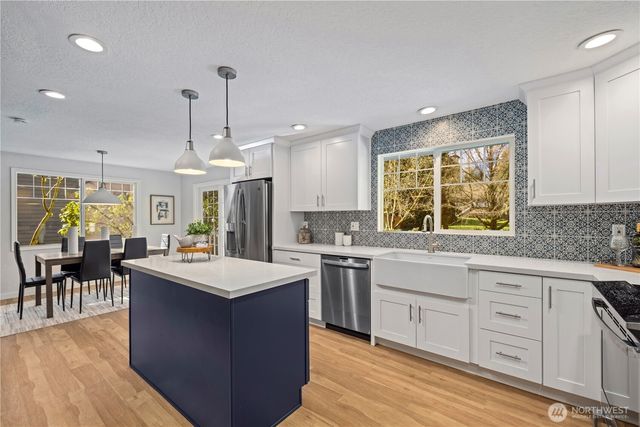 16325 177th Place NE, Woodinville, WA 98072