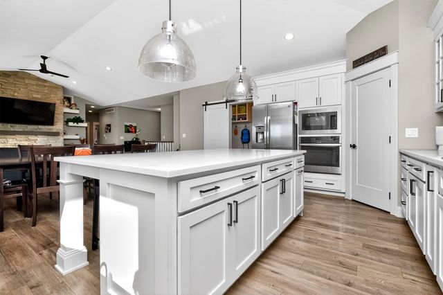 2804 Blooming Heights Drive, Norwalk, IA 50211