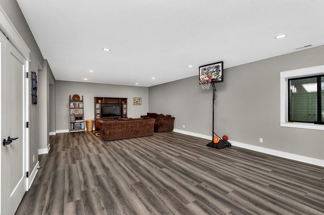 2804 Blooming Heights Drive, Norwalk, IA 50211