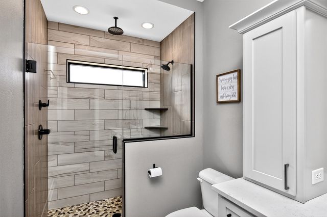 2804 Blooming Heights Drive, Norwalk, IA 50211