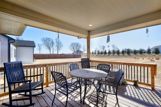 2804 Blooming Heights Drive, Norwalk, IA 50211