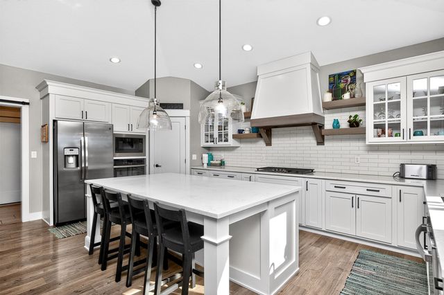 2804 Blooming Heights Drive, Norwalk, IA 50211