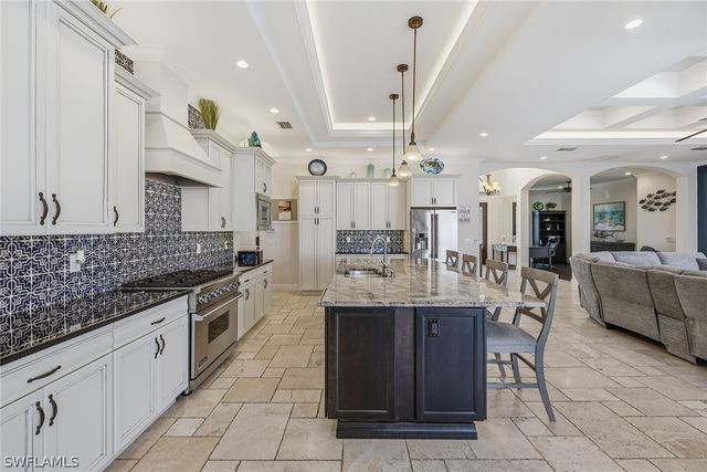 137 Hollyhock CT, Marco Island, FL 34145