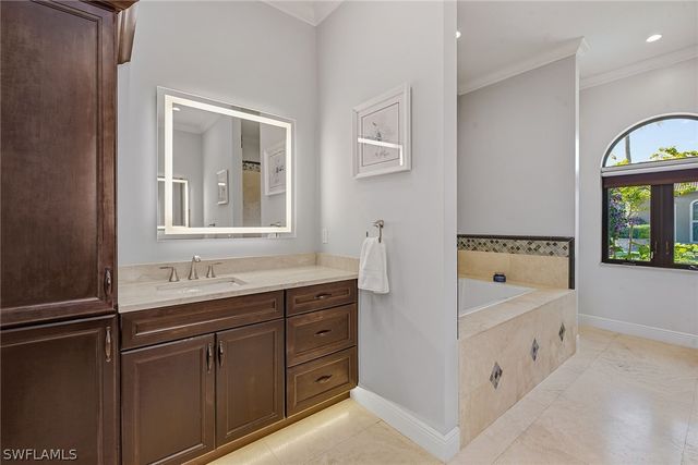 137 Hollyhock CT, Marco Island, FL 34145