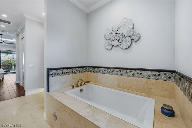 137 Hollyhock CT, Marco Island, FL 34145