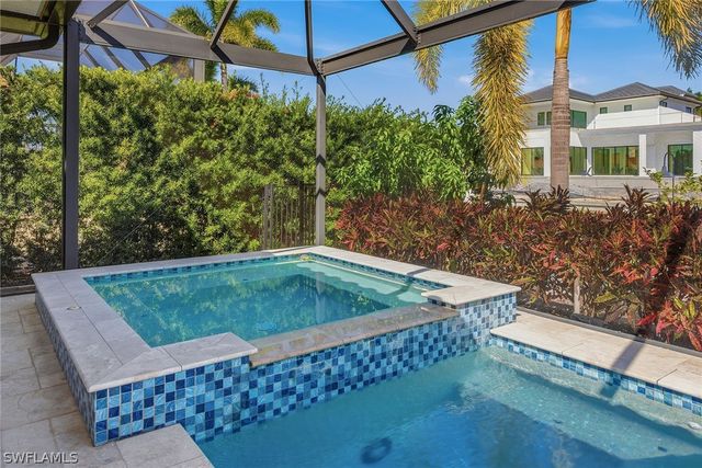 137 Hollyhock CT, Marco Island, FL 34145