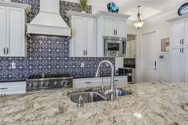 137 Hollyhock CT, Marco Island, FL 34145