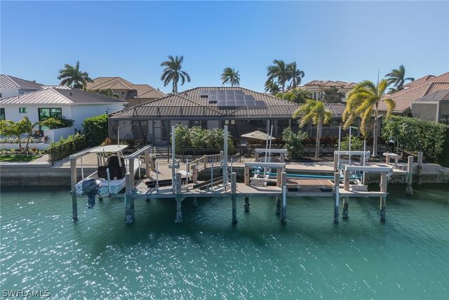 137 Hollyhock CT, Marco Island, FL 34145