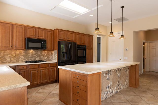 35690 Royal Sage Court, Palm Desert, CA 92211