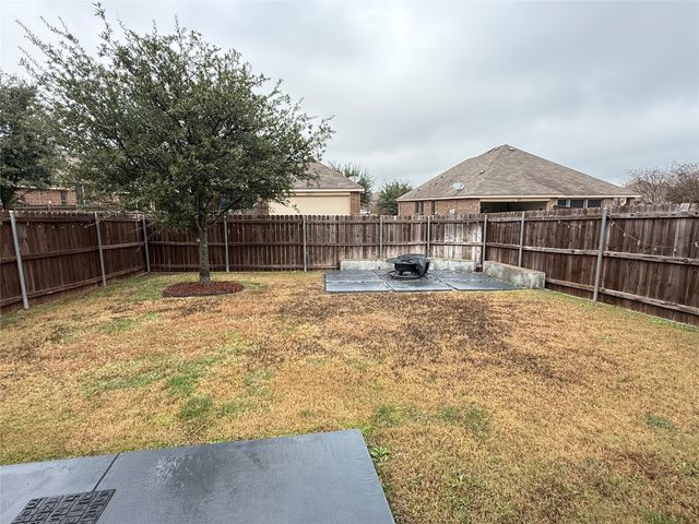 213 Warbler Drive, Desoto, TX 75115