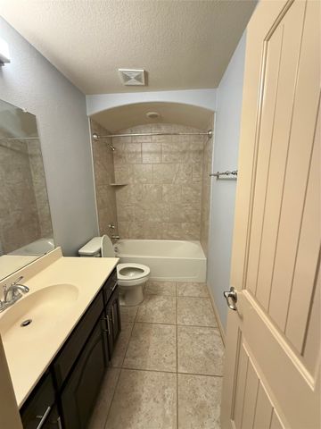 213 Warbler Drive, Desoto, TX 75115