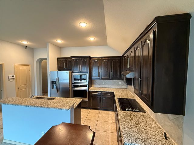 213 Warbler Drive, Desoto, TX 75115