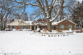 4616 Coachmaker Drive, Bloomfield Hills, MI 48302