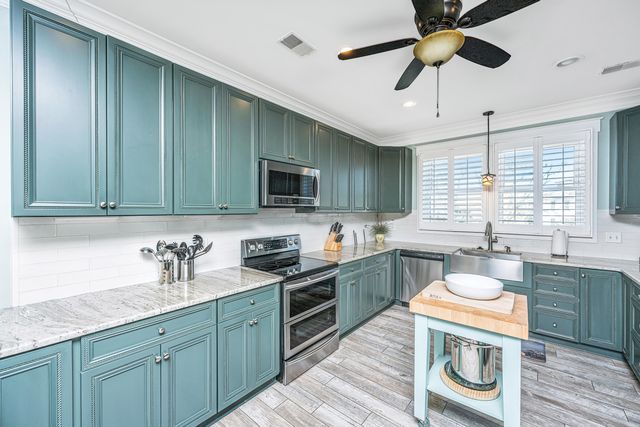 4 Sharks Tooth Circle, Edisto Island, SC 29438