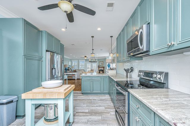 4 Sharks Tooth Circle, Edisto Island, SC 29438