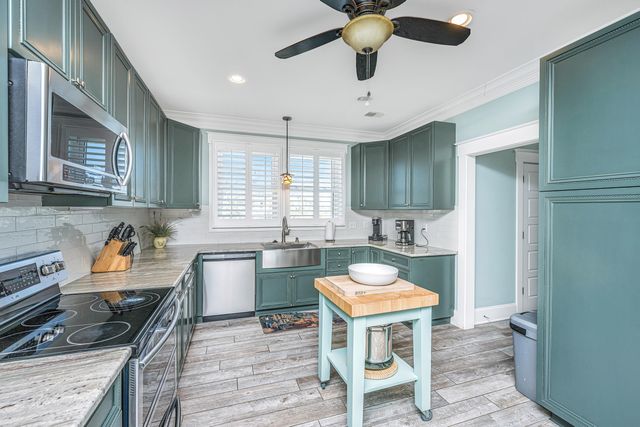 4 Sharks Tooth Circle, Edisto Island, SC 29438