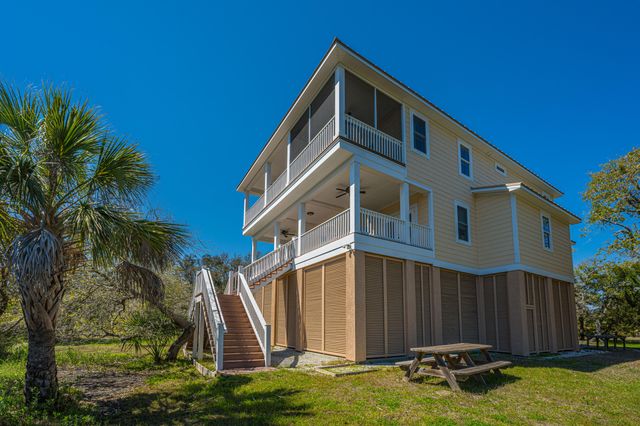 4 Sharks Tooth Circle, Edisto Island, SC 29438